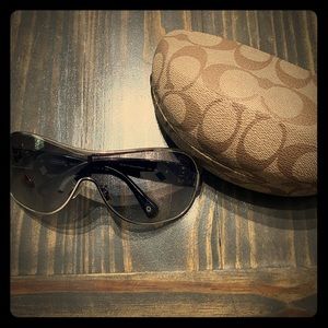 Coach HC 7005B (L016 Reagan) Sunglasses